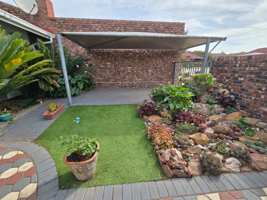 3 Bedroom Property for Sale in Hartenbos Central Western Cape